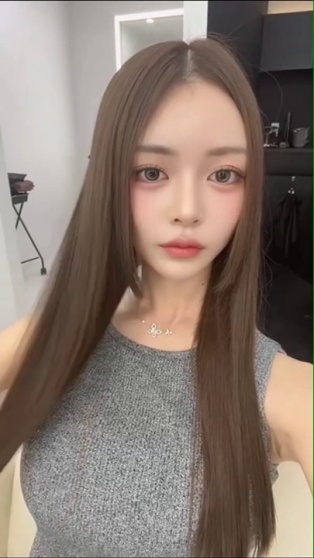 藤野奈津